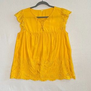 Old Navy Blouse Size Medium Mustard Yellow Embroidery Eyelet Trim